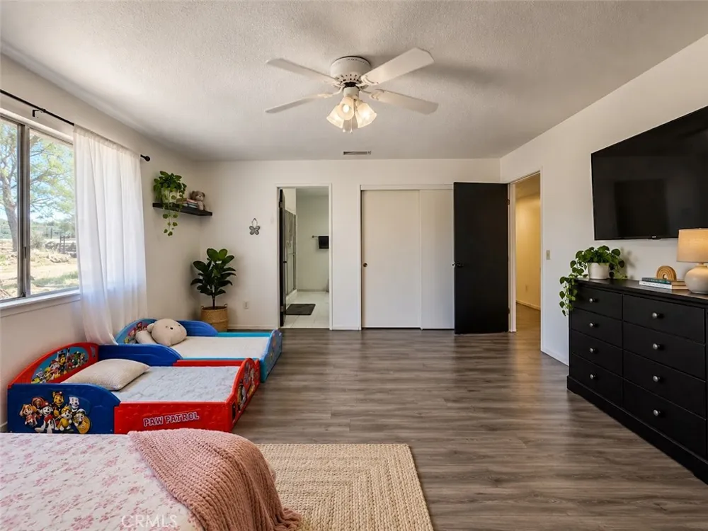 7621 Alston Avenue Hesperia, CA 92345