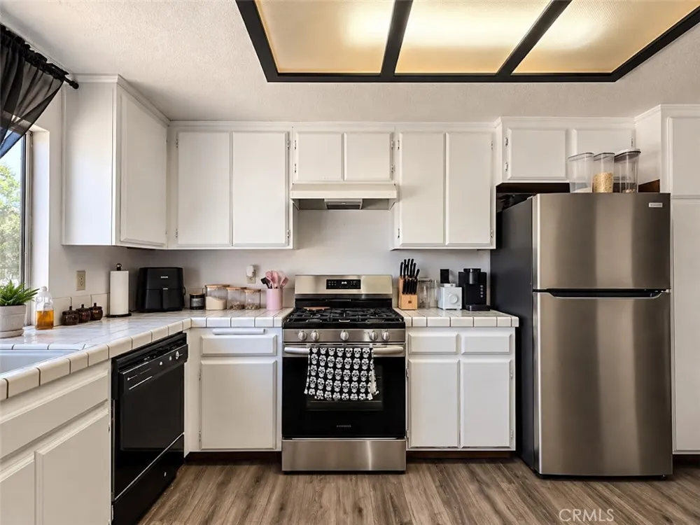 7621 Alston Avenue Hesperia, CA 92345