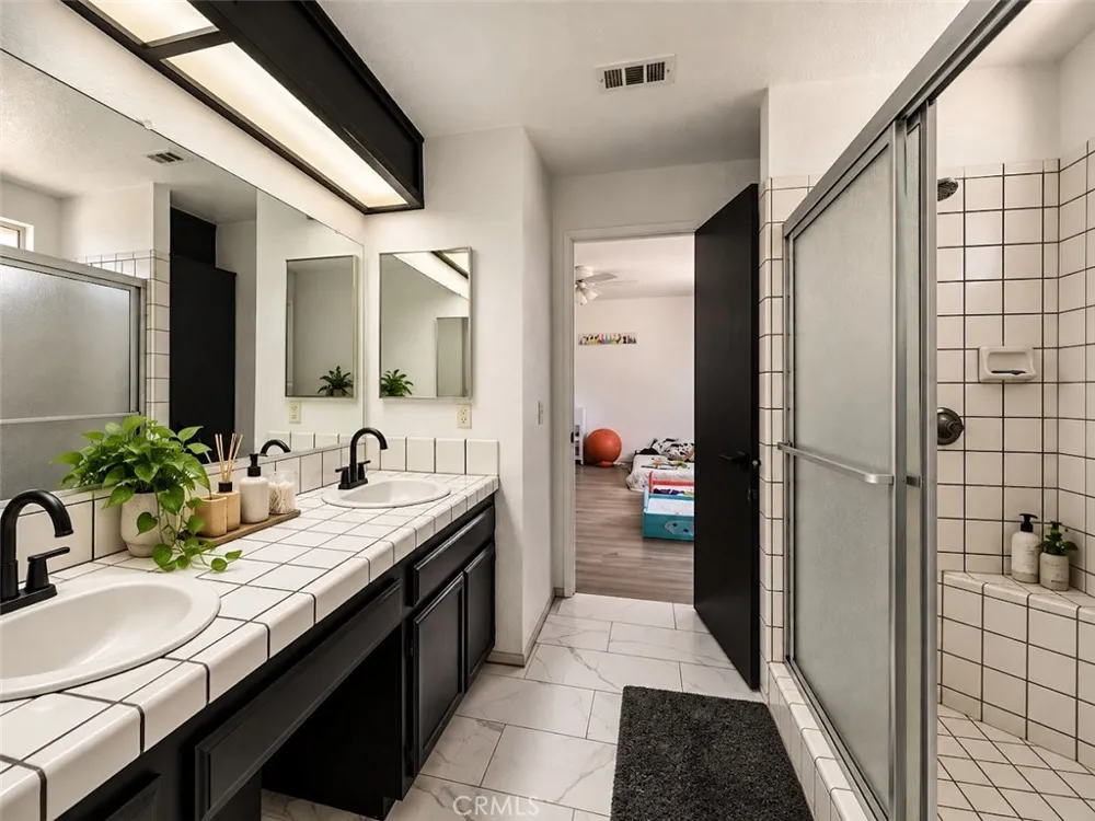 7621 Alston Avenue Hesperia, CA 92345