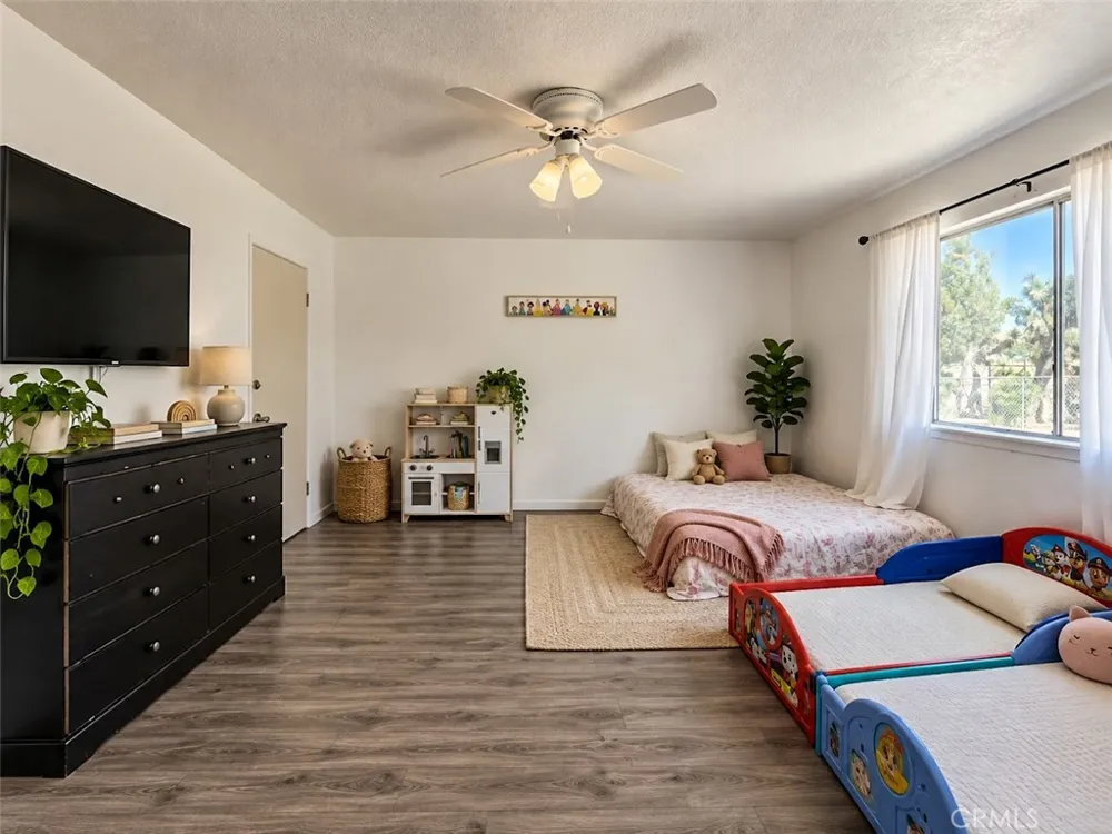 7621 Alston Avenue Hesperia, CA 92345