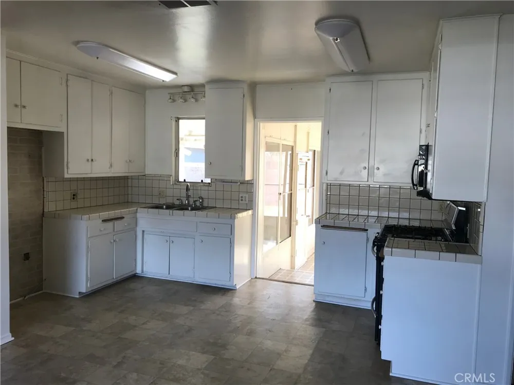 18828 E Weather Road Covina, CA 91722