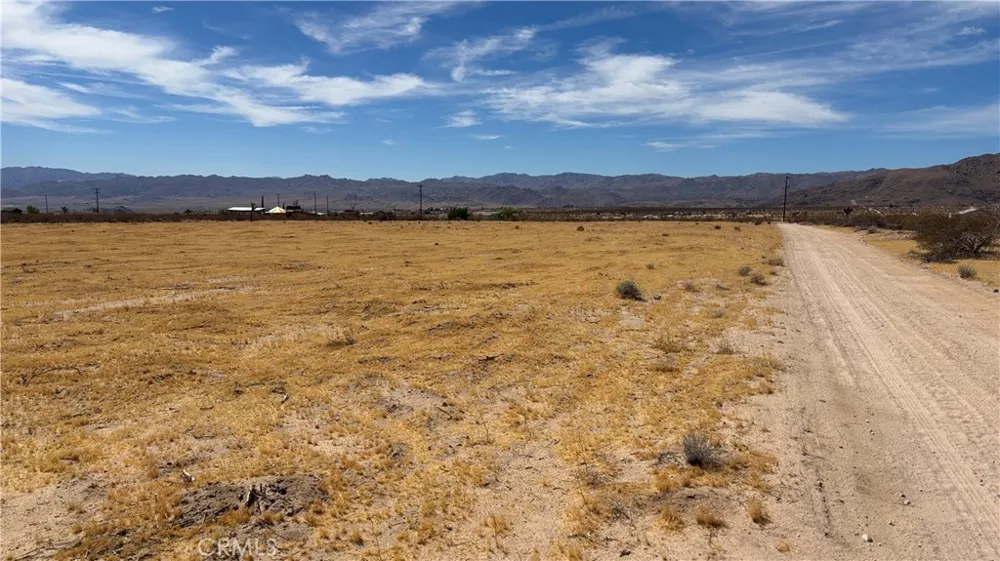 61434 La Brisa Joshua Tree, CA 92252