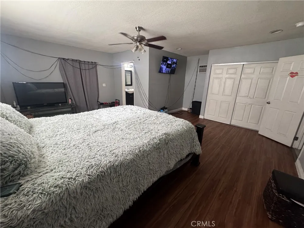 1220 W Victoria San Bernardino, CA 92411