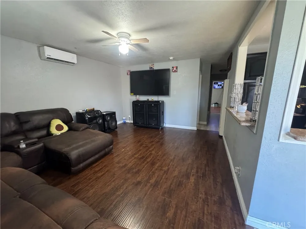 1220 W Victoria San Bernardino, CA 92411