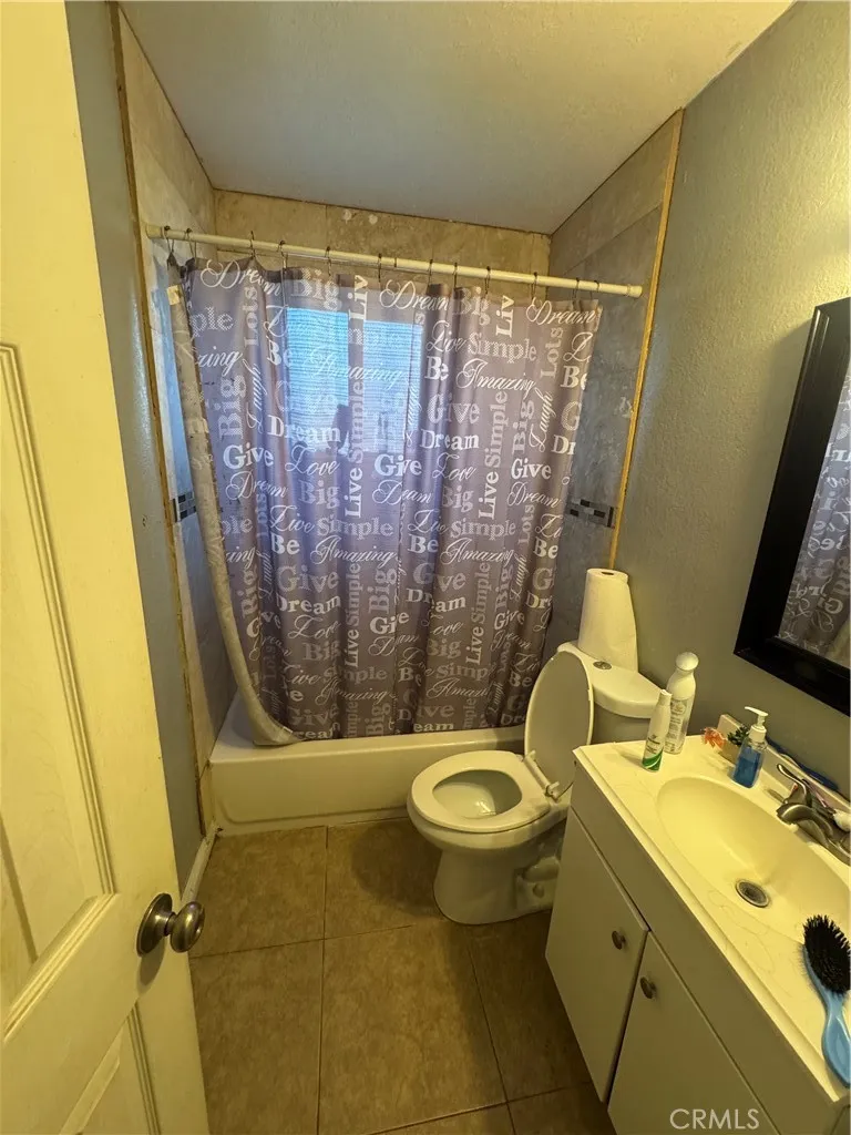 1220 W Victoria San Bernardino, CA 92411
