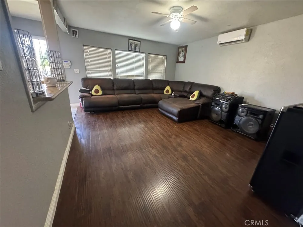 1220 W Victoria San Bernardino, CA 92411