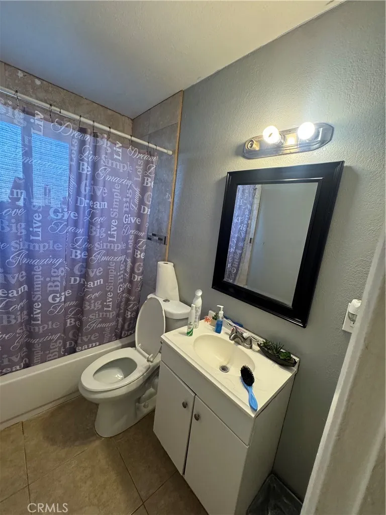 1220 W Victoria San Bernardino, CA 92411