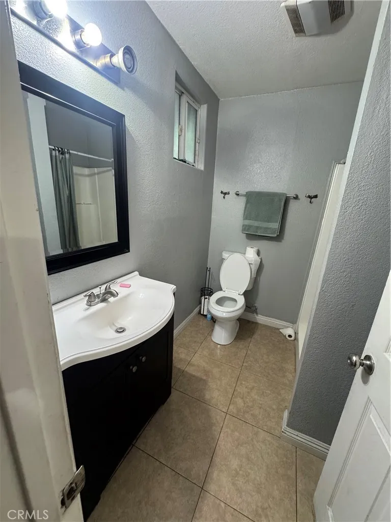 1220 W Victoria San Bernardino, CA 92411