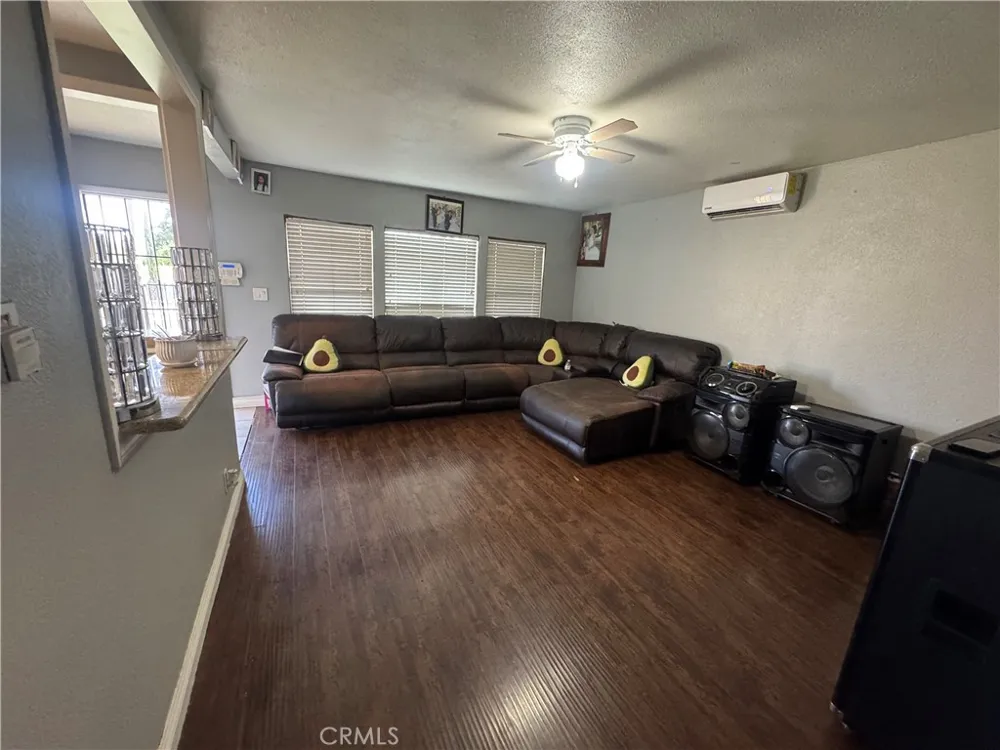 1220 W Victoria San Bernardino, CA 92411