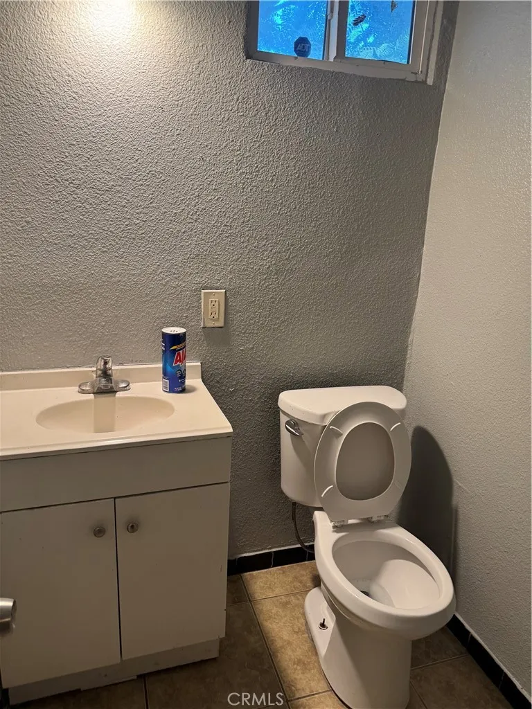 1220 W Victoria San Bernardino, CA 92411