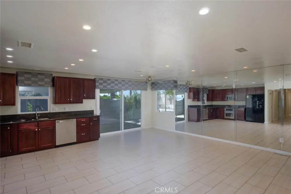 3803 Piedmont Highland, CA 92346