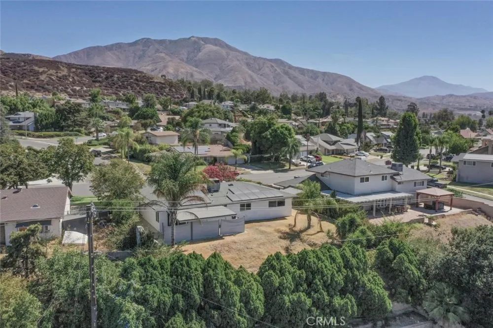 3803 Piedmont Highland, CA 92346