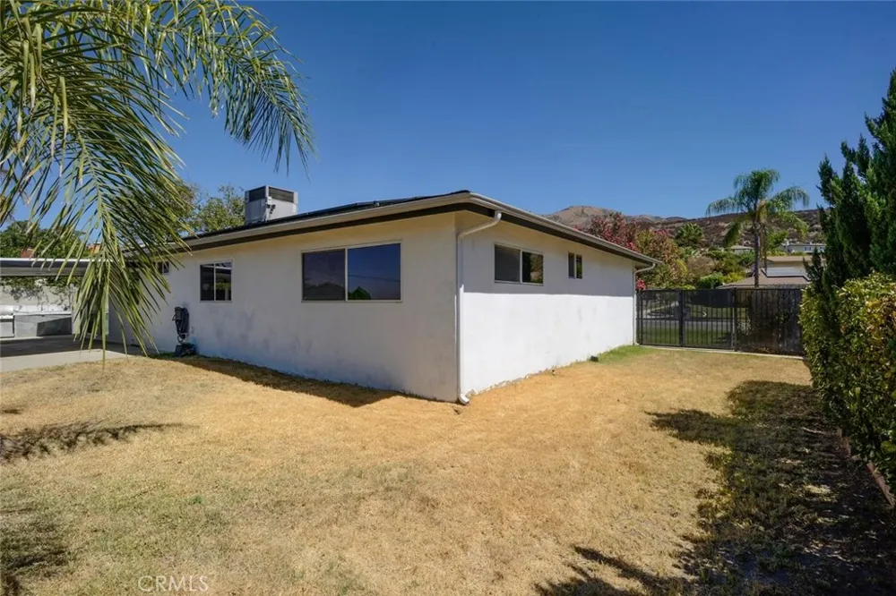 3803 Piedmont Highland, CA 92346