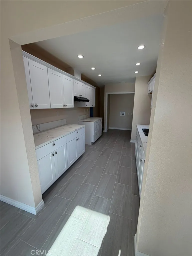 701 Willow Avenue Compton, CA 90221