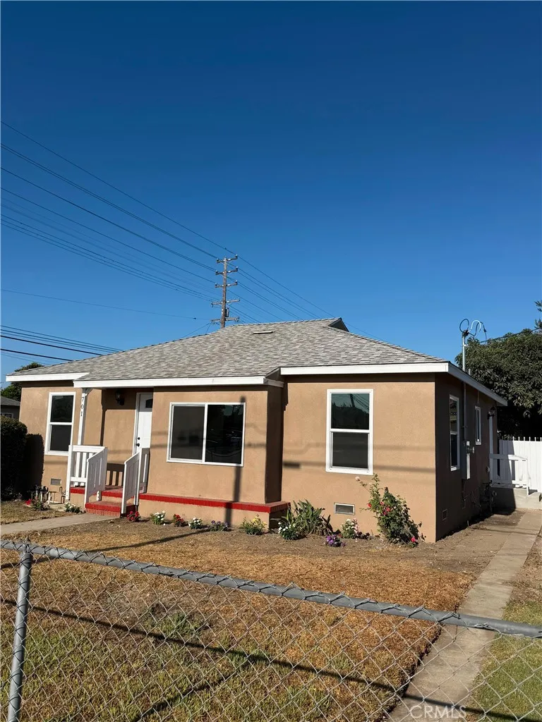 701 Willow Avenue Compton, CA 90221