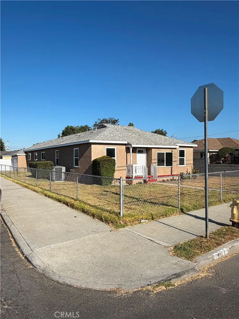 701 Willow Avenue Compton, CA 90221