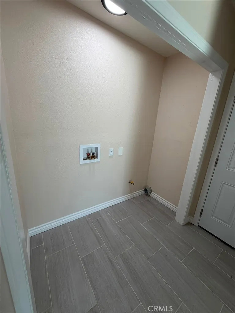 701 Willow Avenue Compton, CA 90221
