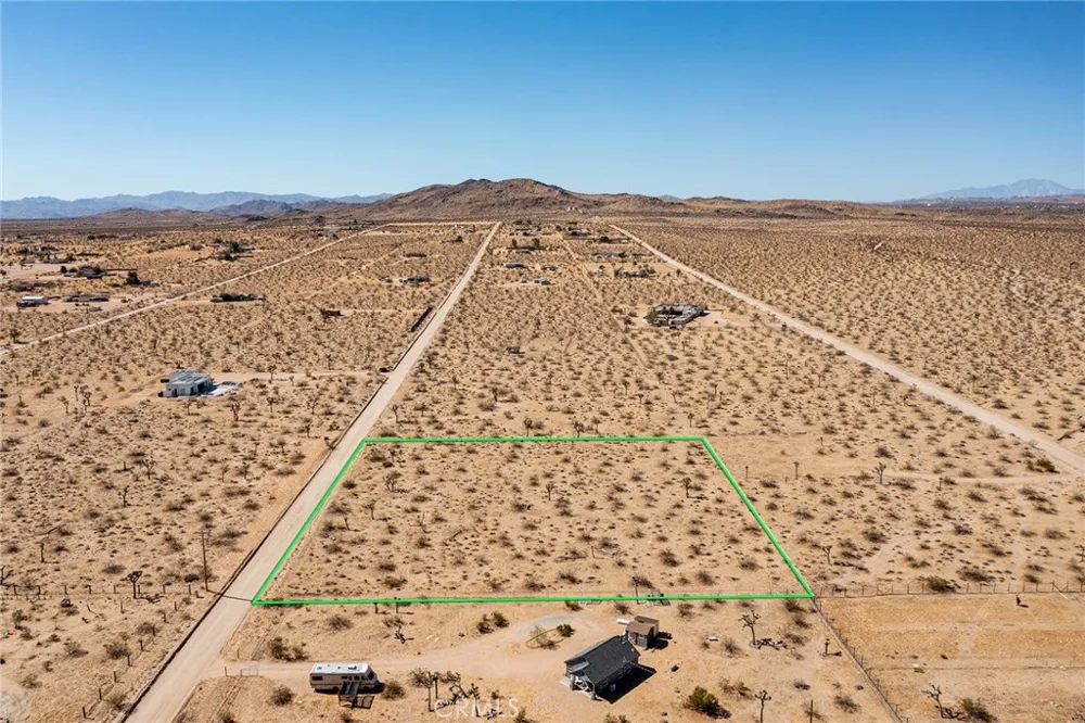 110 Anita Landers, CA 92285