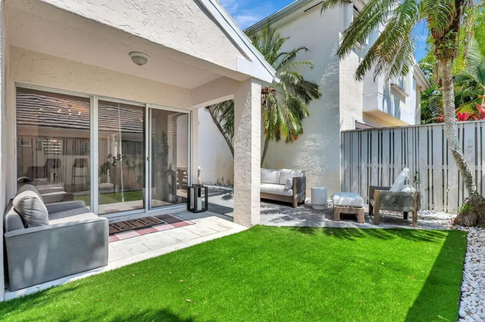 62 ADMIRALS COURT Palm Beach Gardens, FL 33418