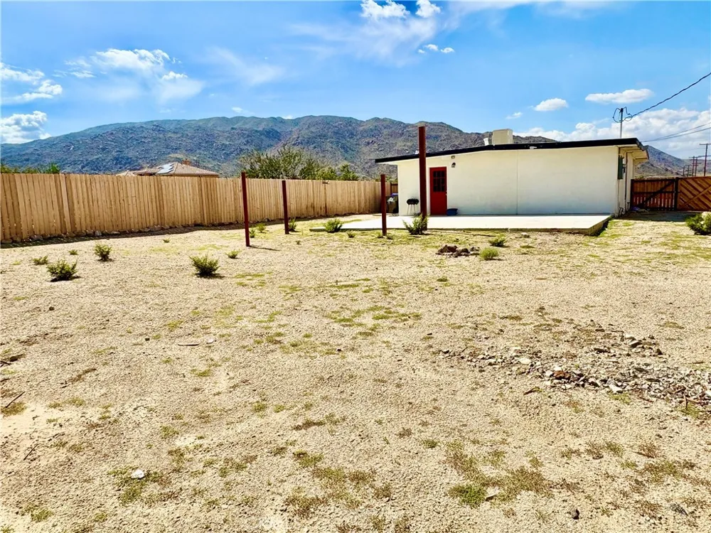 7481 Araby 29 Palms, CA 92277