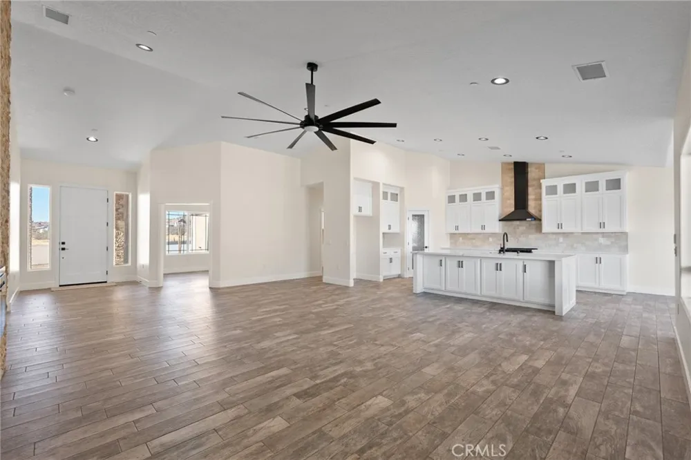 19715 Roanoke Road Apple Valley, CA 92307