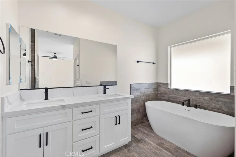 19715 Roanoke Road Apple Valley, CA 92307