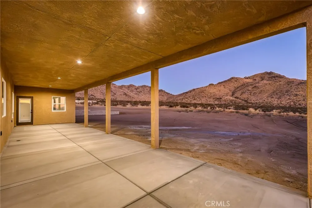 19715 Roanoke Road Apple Valley, CA 92307