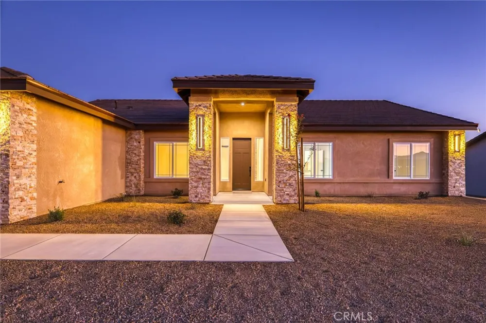 19715 Roanoke Road Apple Valley, CA 92307