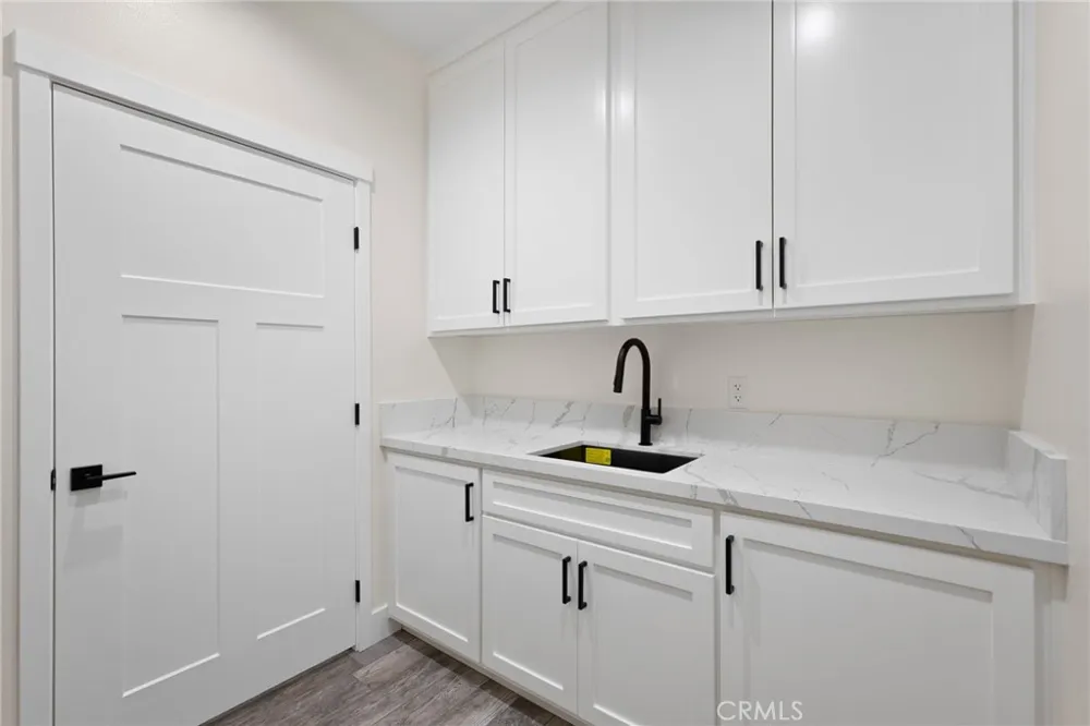 19715 Roanoke Road Apple Valley, CA 92307