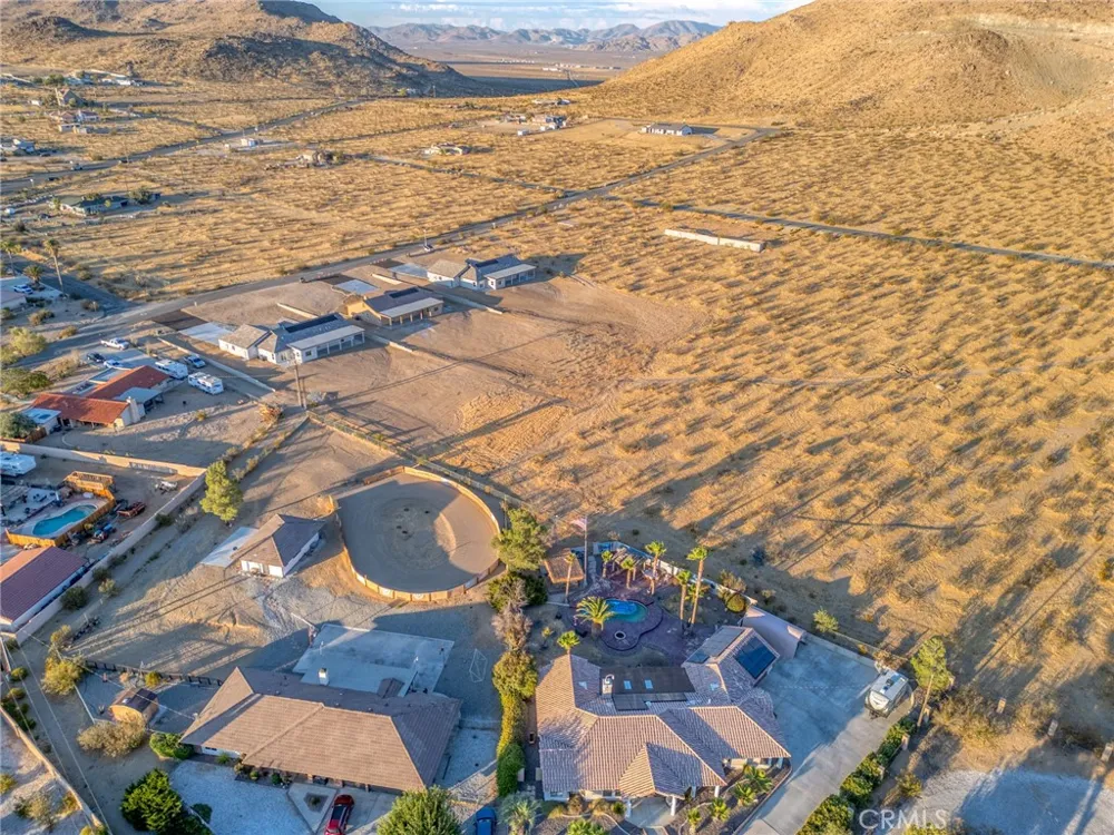 19715 Roanoke Road Apple Valley, CA 92307