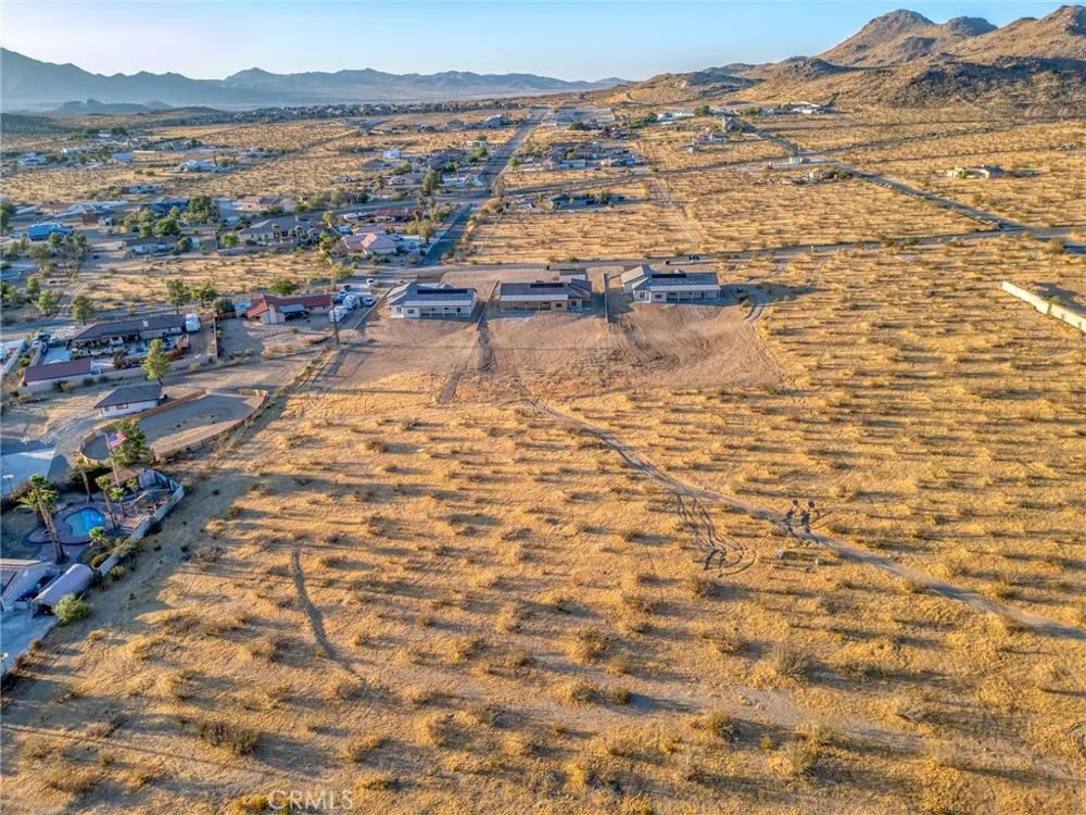 19715 Roanoke Road Apple Valley, CA 92307
