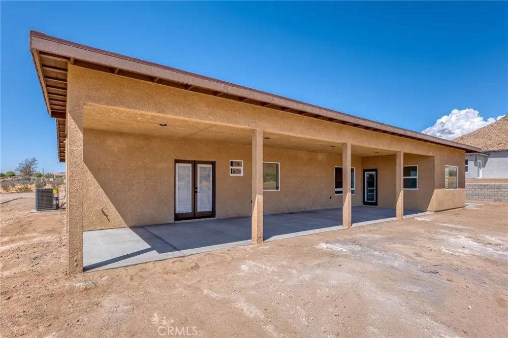 19715 Roanoke Road Apple Valley, CA 92307