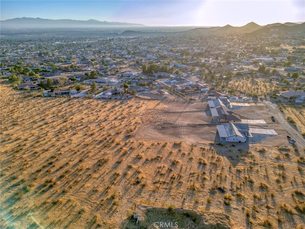 19715 Roanoke Road Apple Valley, CA 92307
