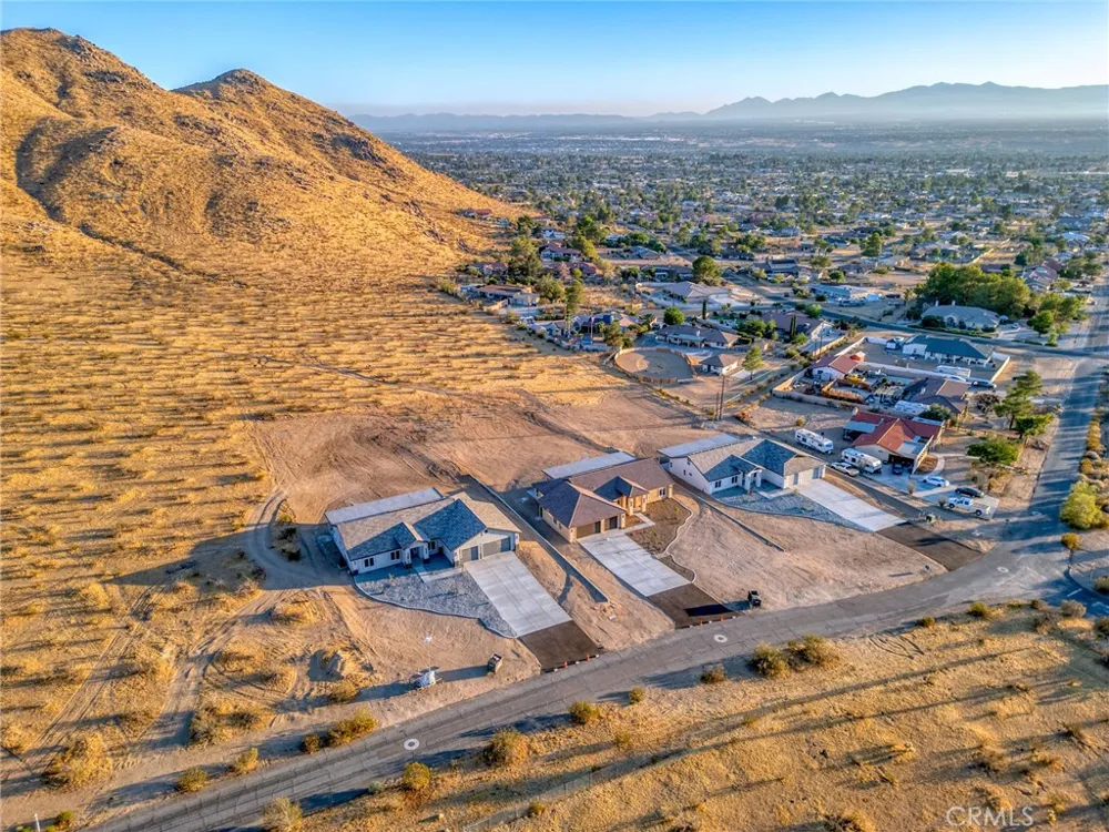 19715 Roanoke Road Apple Valley, CA 92307