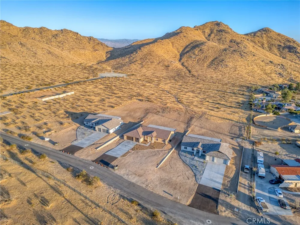 19715 Roanoke Road Apple Valley, CA 92307