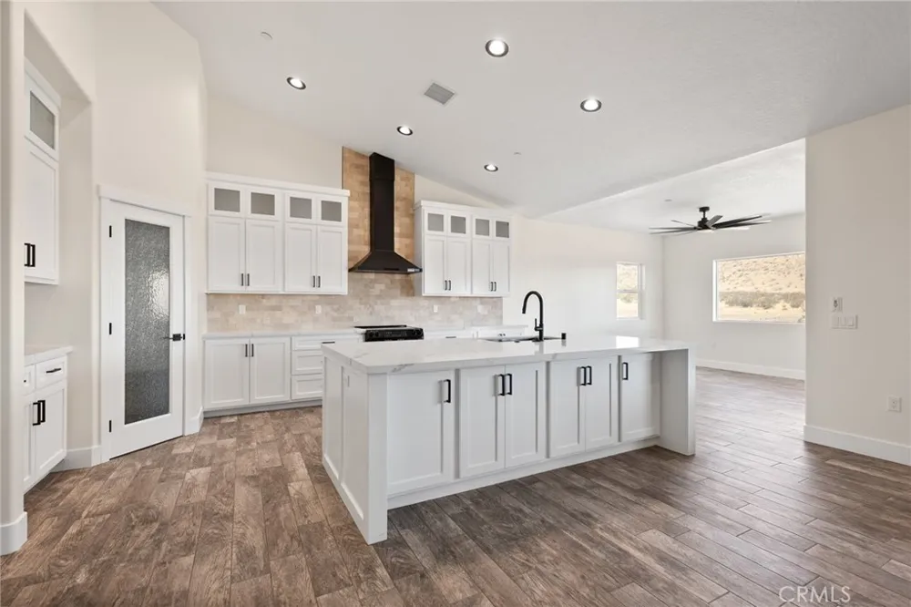 19715 Roanoke Road Apple Valley, CA 92307