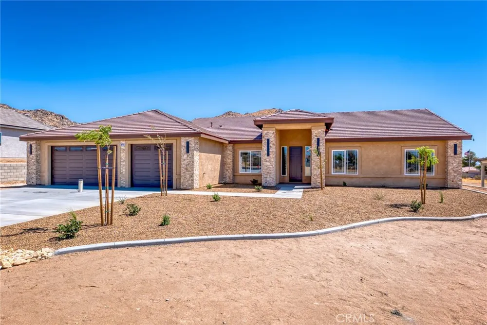 19715 Roanoke Road Apple Valley, CA 92307