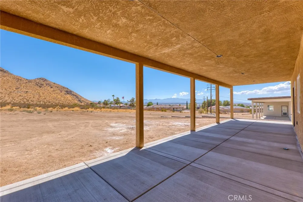 19715 Roanoke Road Apple Valley, CA 92307