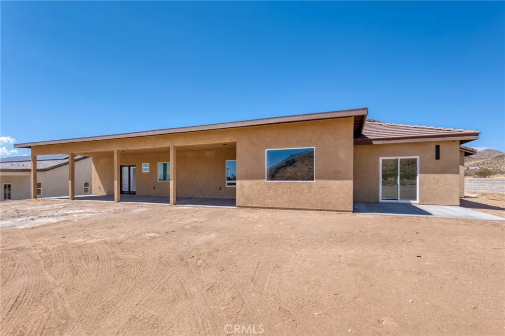 19715 Roanoke Road Apple Valley, CA 92307