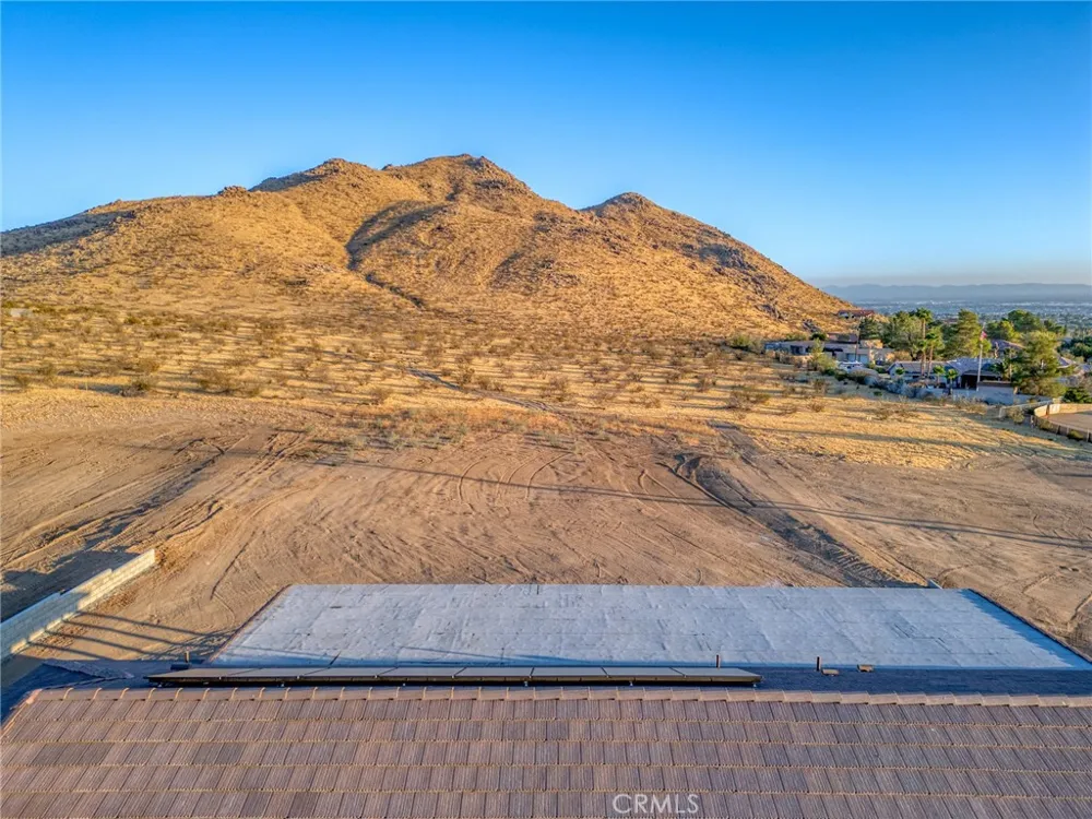 19715 Roanoke Road Apple Valley, CA 92307