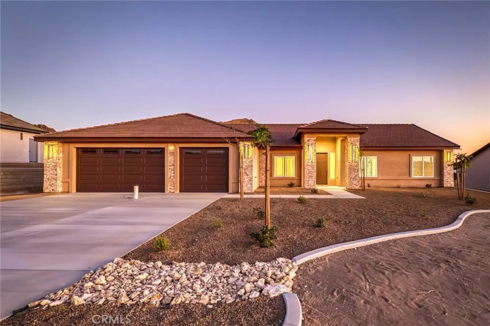 19715 Roanoke Road Apple Valley, CA 92307