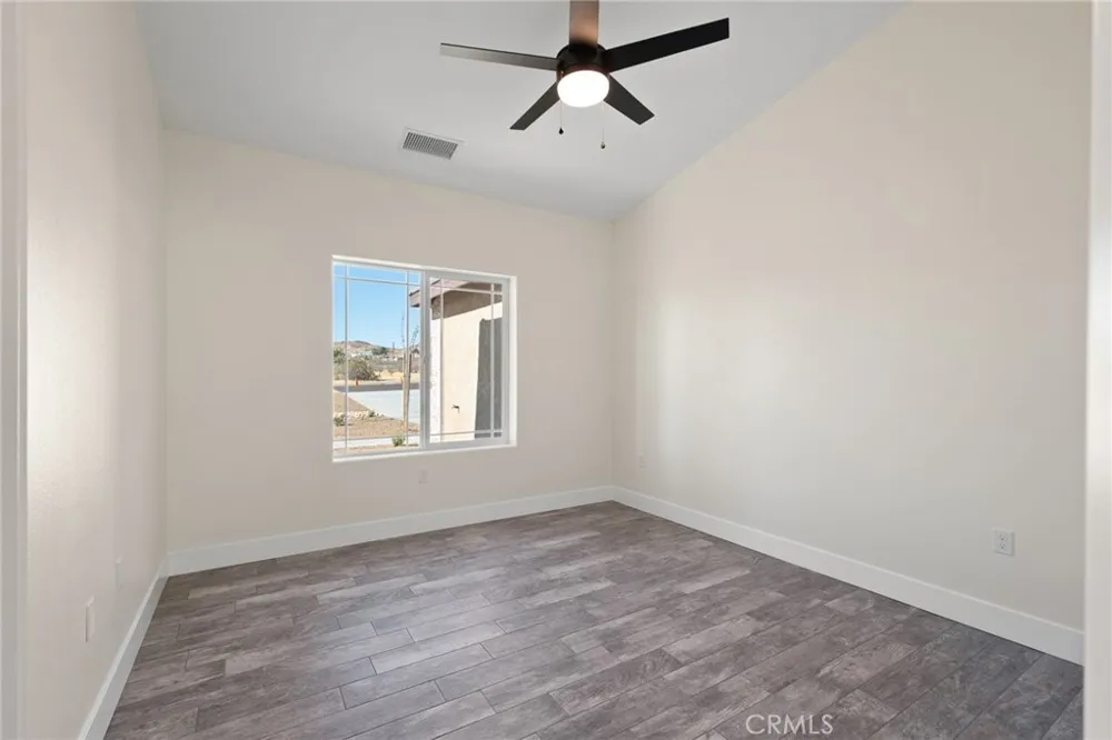 19715 Roanoke Road Apple Valley, CA 92307