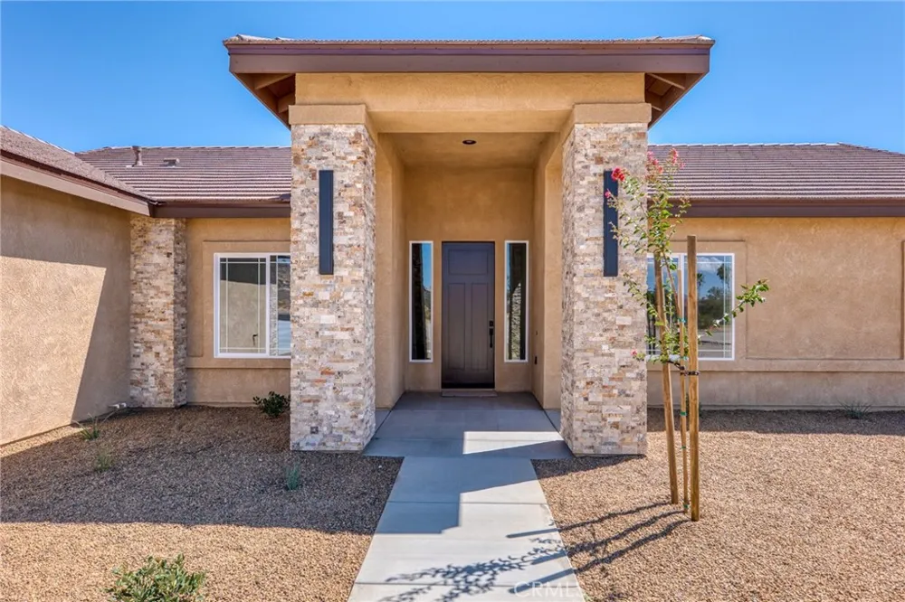 19715 Roanoke Road Apple Valley, CA 92307