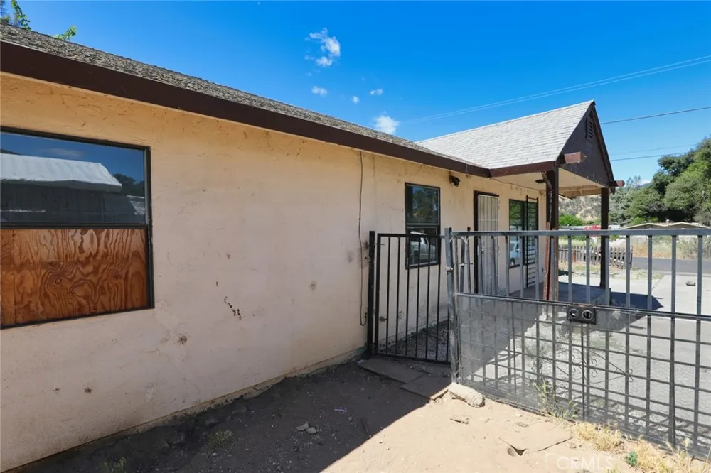 2954 8th Clearlake, CA 95422