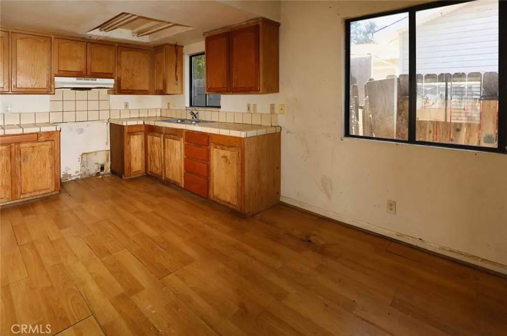 2954 8th Clearlake, CA 95422