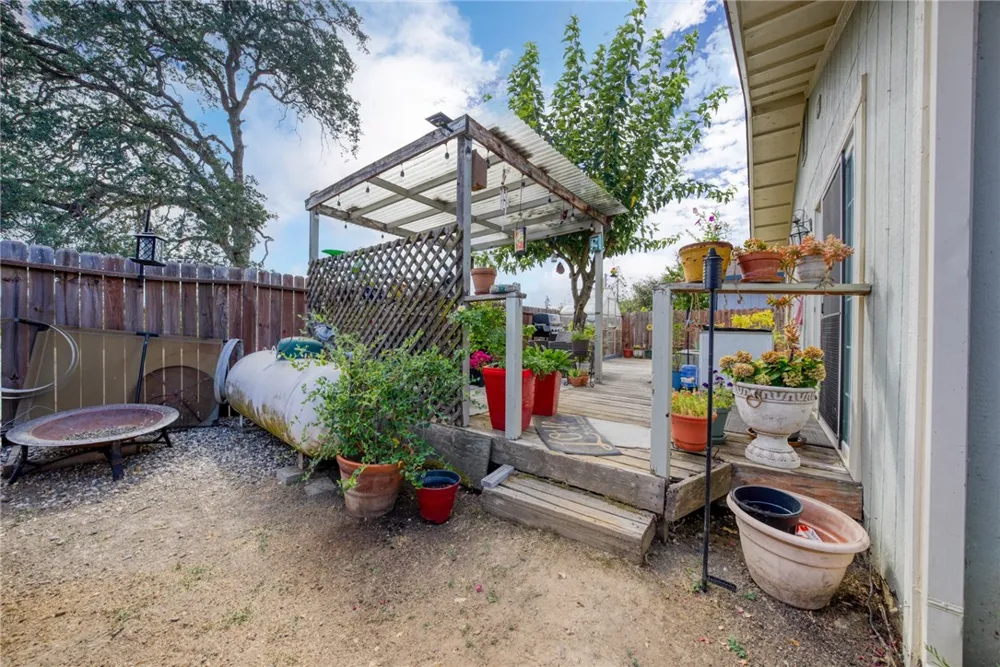 1414 Hartley Street Lakeport, CA 95453