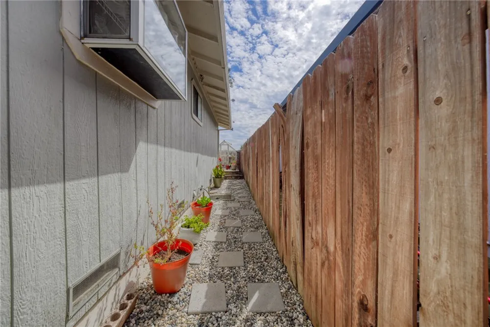 1414 Hartley Street Lakeport, CA 95453