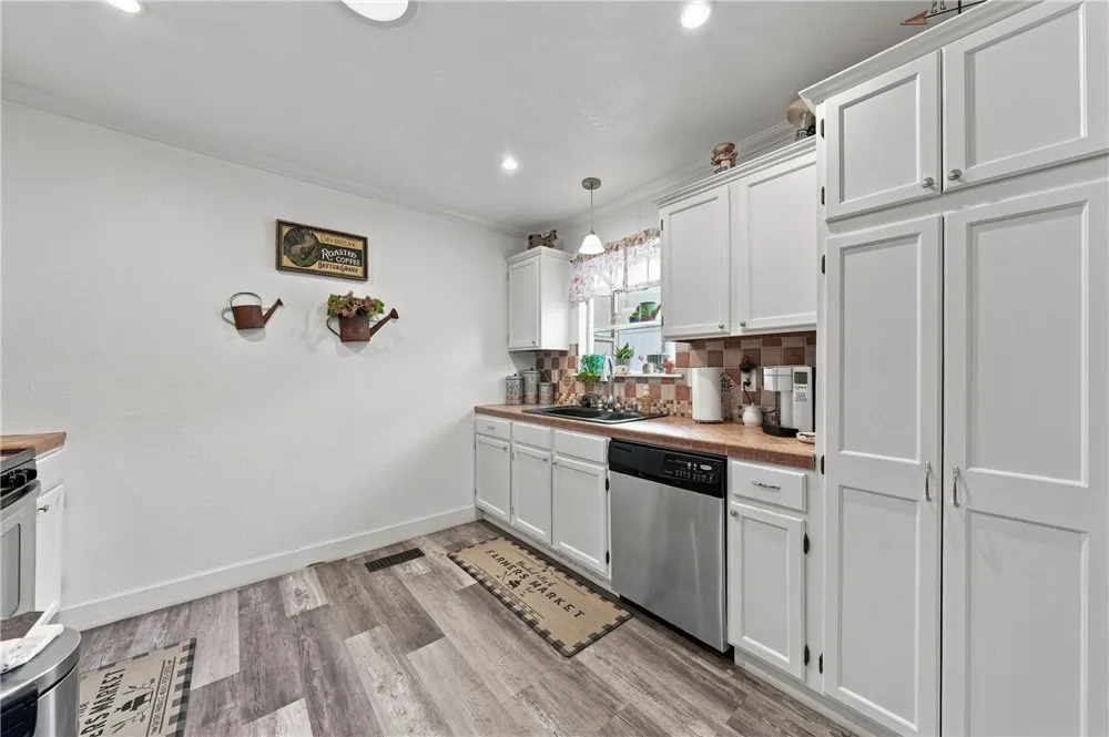 1414 Hartley Street Lakeport, CA 95453