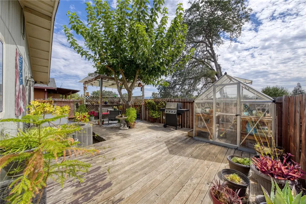 1414 Hartley Street Lakeport, CA 95453