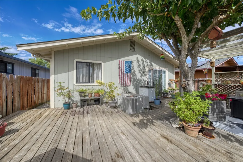 1414 Hartley Street Lakeport, CA 95453